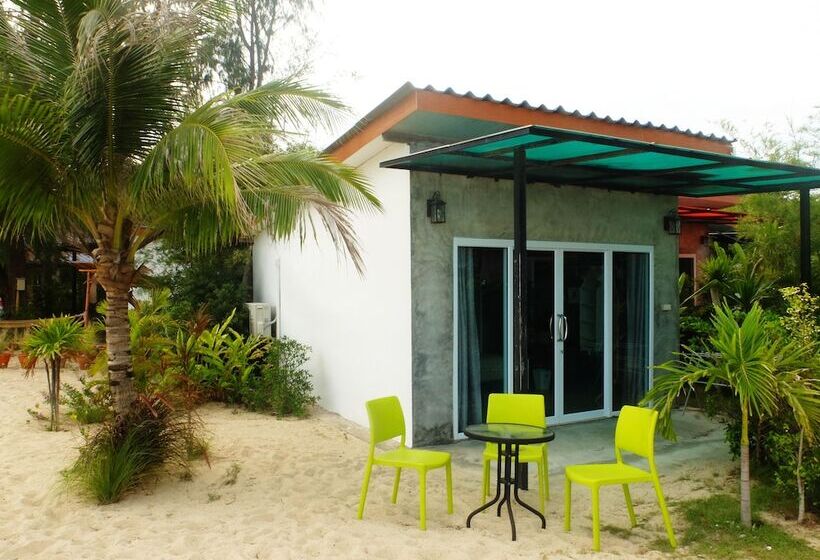 منتجع Seaesta Beach