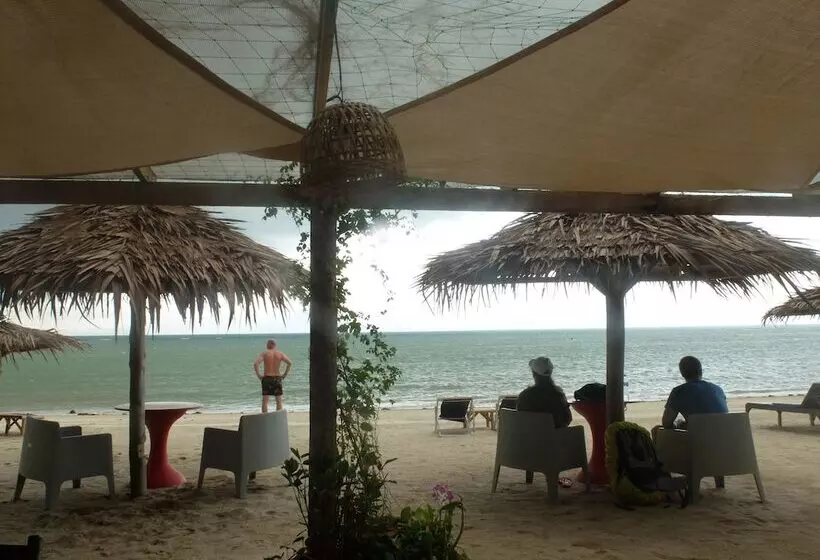 リゾートホテル Seaesta Beach