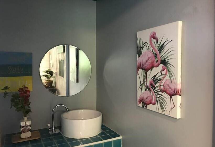 منتجع Seaesta Beach