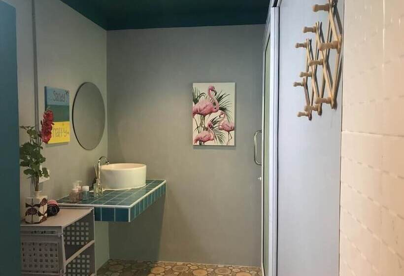 منتجع Seaesta Beach