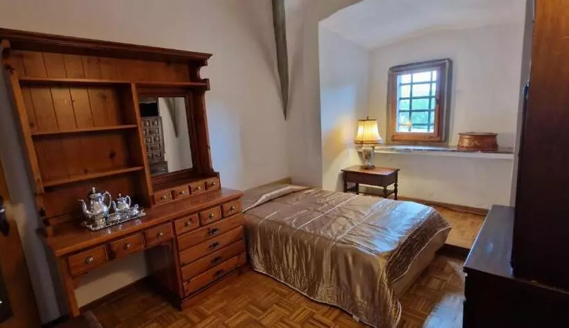 Aamiaismajoitus (B&B) Burg Hermannstein   Monks Room