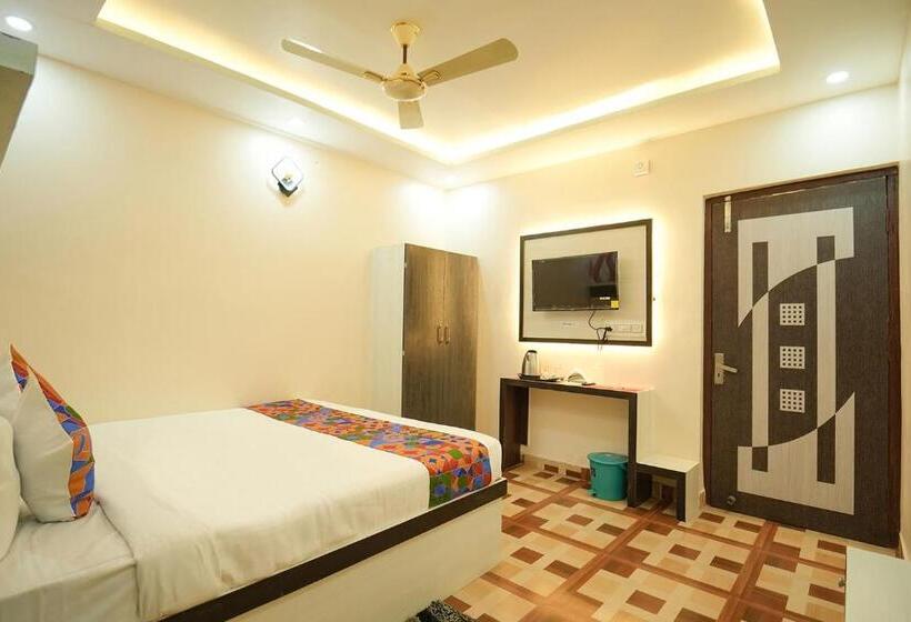 Fabhotel Grand Vatika