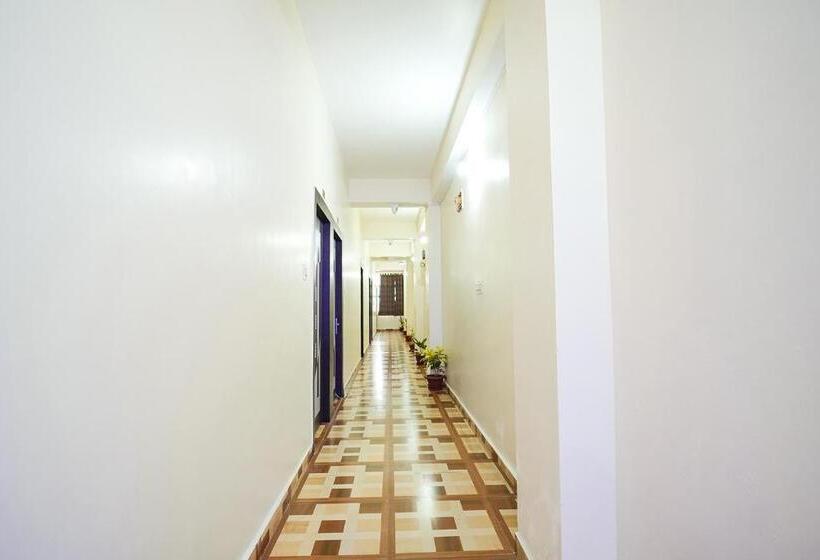 Fabhotel Grand Vatika