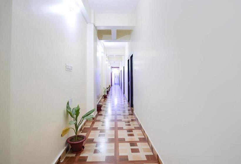 Fabhotel Grand Vatika