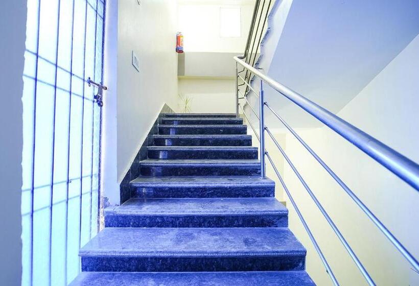 Fabhotel Grand Vatika