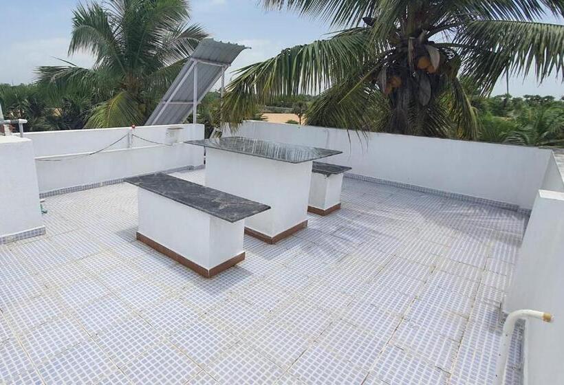 Flash3 Beach Resort Ecr