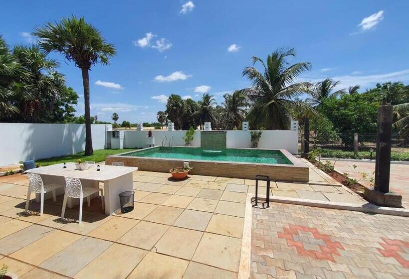 Flash3 Beach Resort Ecr