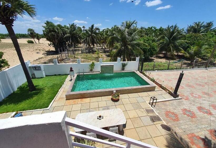 Flash3 Beach Resort Ecr