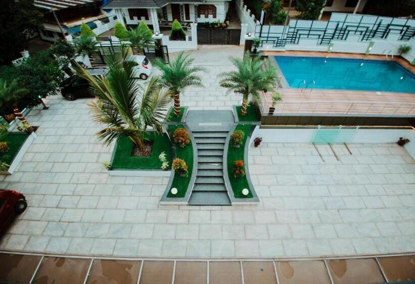 Hotel Crystal Winter Arcade