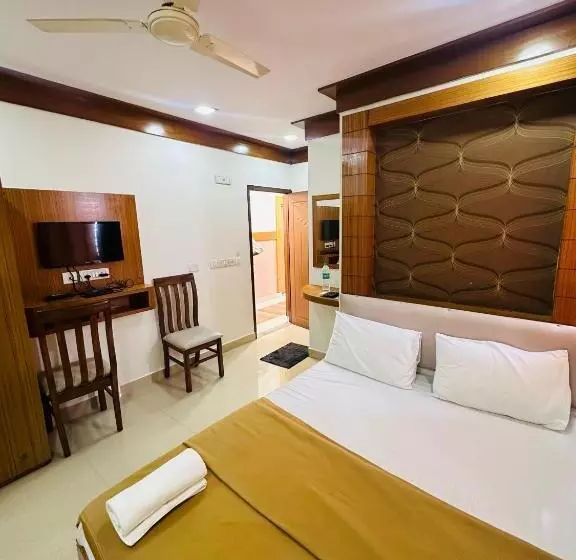 Hotelli Embassy Grand Boarding And Lodging
