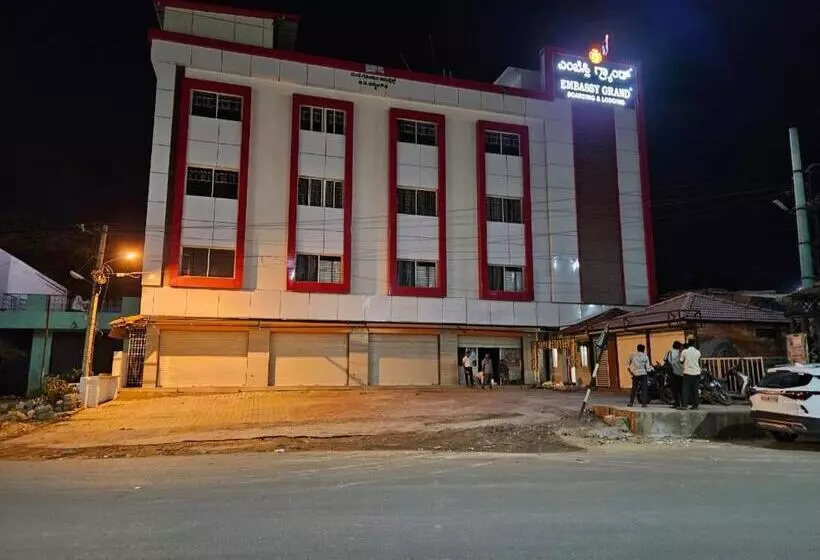 Hotelli Embassy Grand Boarding And Lodging