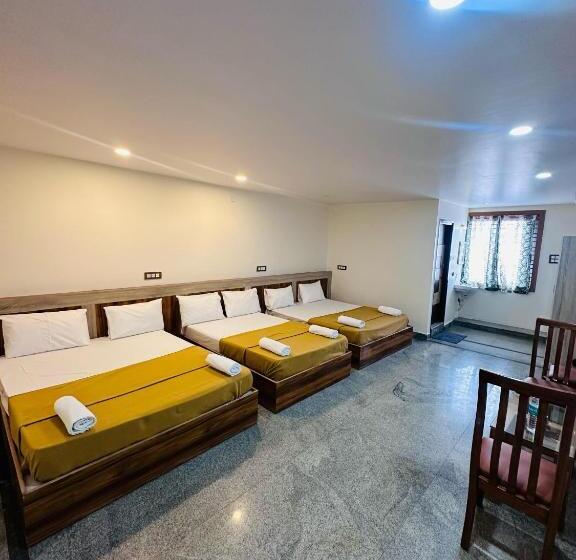 호텔 Embassy Grand Boarding And Lodging