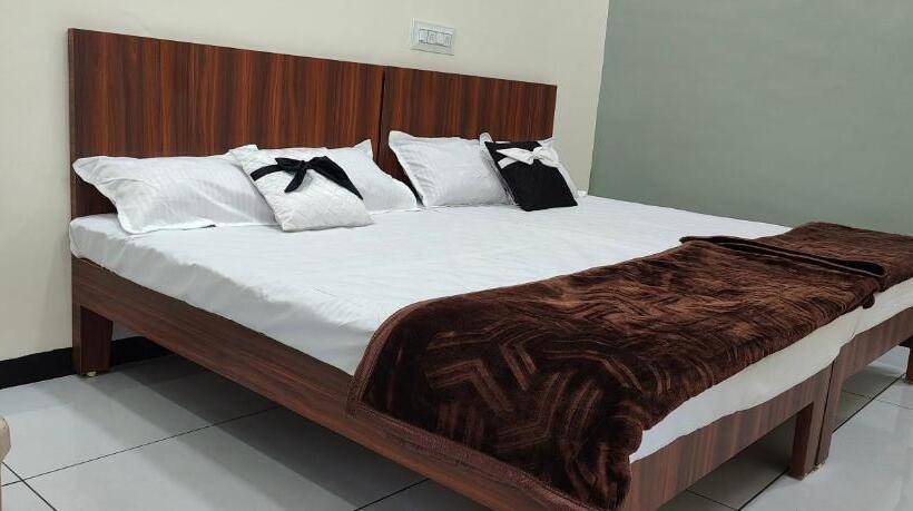 ペンション Tara Guest House