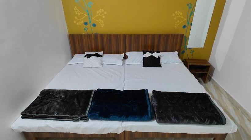 ペンション Tara Guest House