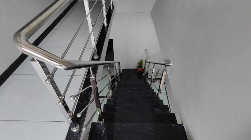 ペンション Tara Guest House