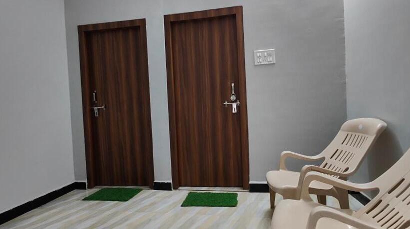 ペンション Tara Guest House