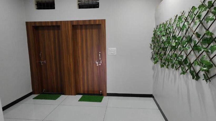 ペンション Tara Guest House