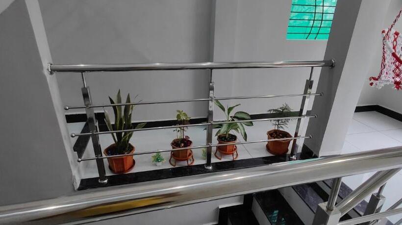 ペンション Tara Guest House