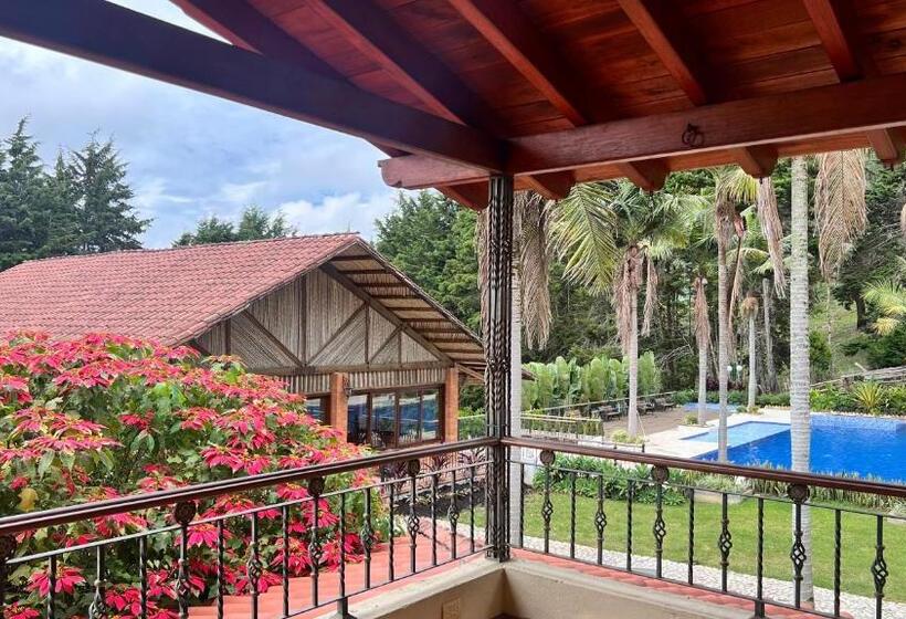 Autenthico Sajonia Hotel Aeropuerto