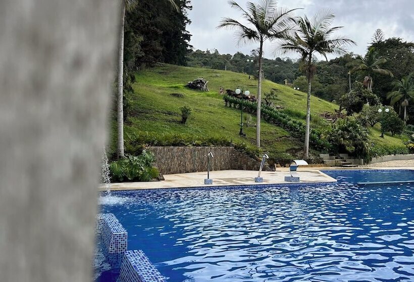 Autenthico Sajonia Hotel Aeropuerto