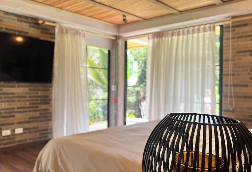 Autenthico Sajonia Hotel Aeropuerto