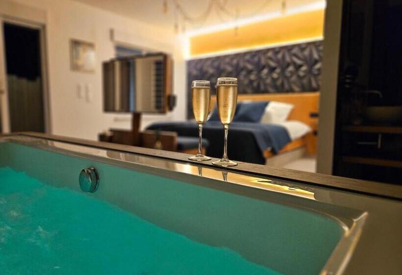 ベッドアンドブレックファースト Lovely Goodies   Olympe Cachemire