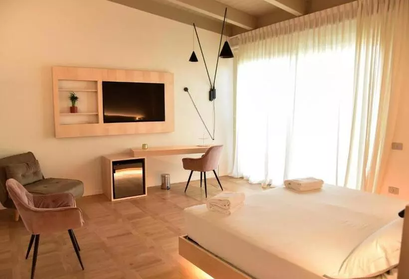 ベッドアンドブレックファースト Uefio   Luxury Suites