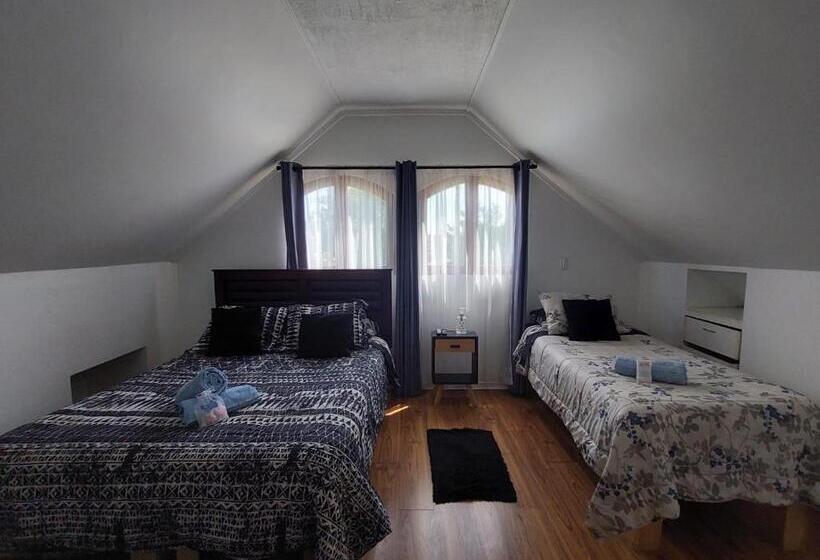 هتل Hostal Salt And Pepper