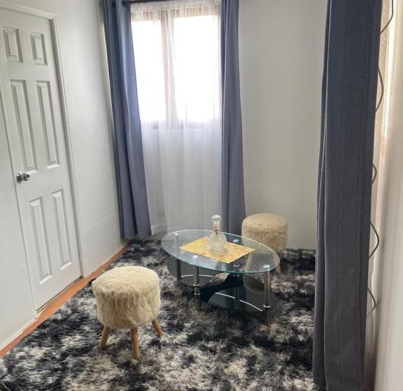 هتل Hostal Salt And Pepper