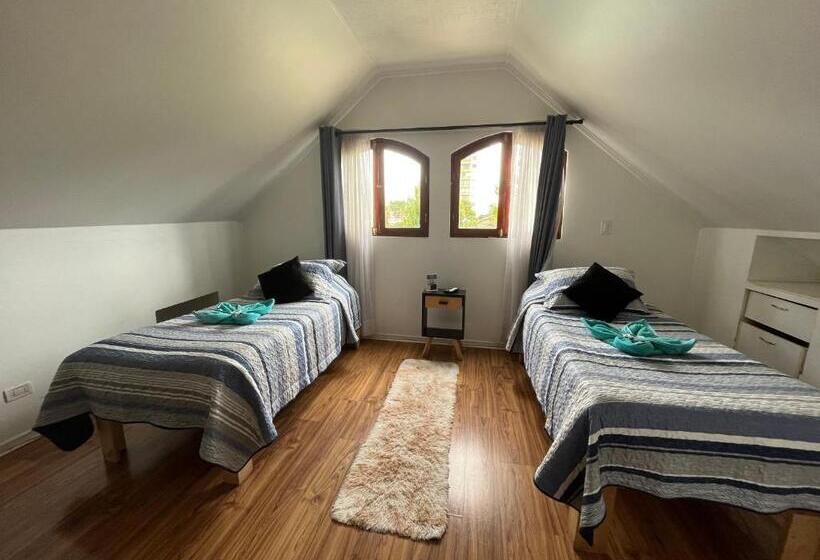 هتل Hostal Salt And Pepper