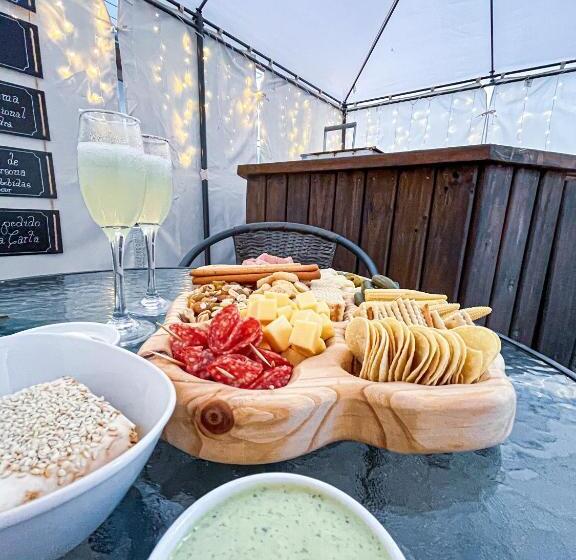 هتل Hostal Salt And Pepper