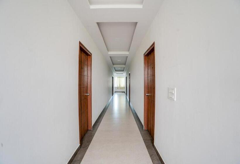 ホテル Oyo Gokula Inn