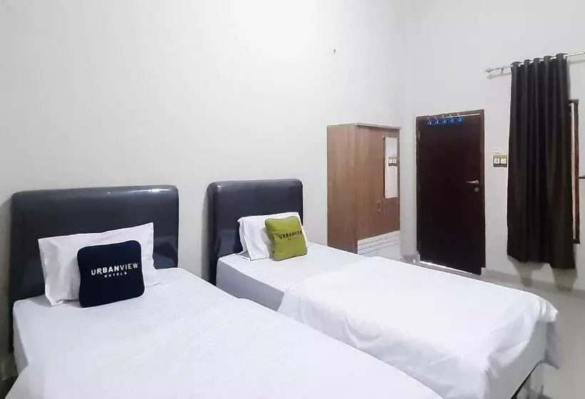 Urbanview Hotel Fira Syariah Muara Enim By Reddoorz