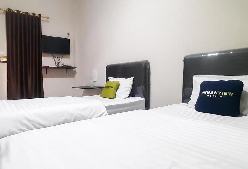 Urbanview Hotel Fira Syariah Muara Enim By Reddoorz