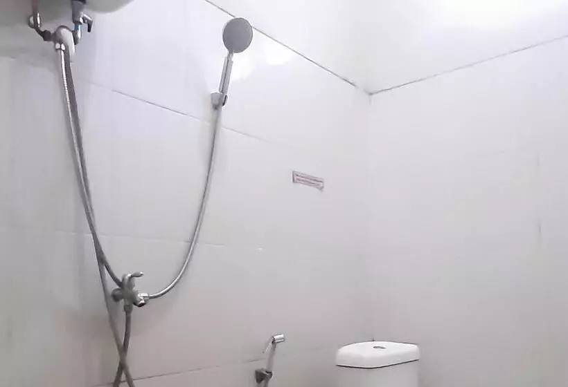 Urbanview Hotel Fira Syariah Muara Enim By Reddoorz