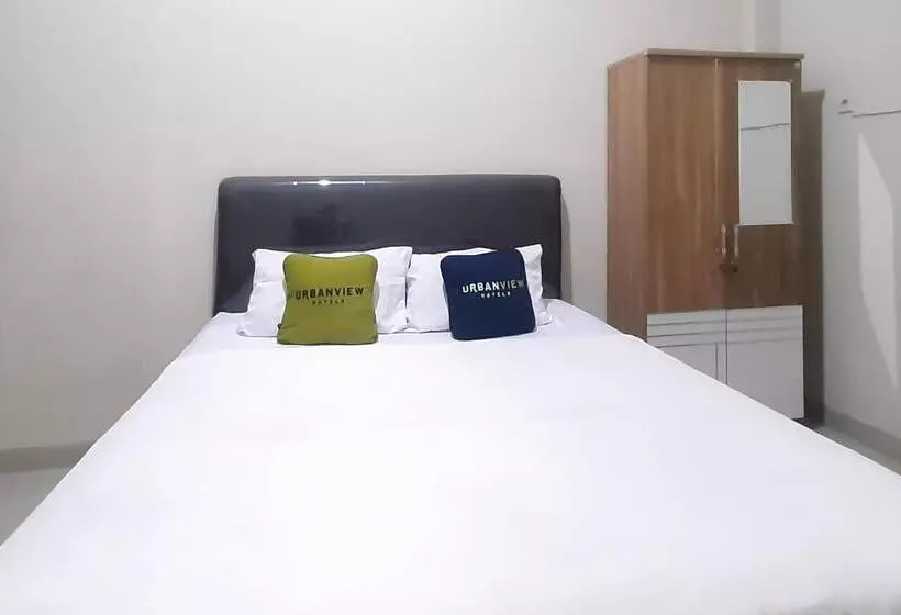 Urbanview Hotel Fira Syariah Muara Enim By Reddoorz