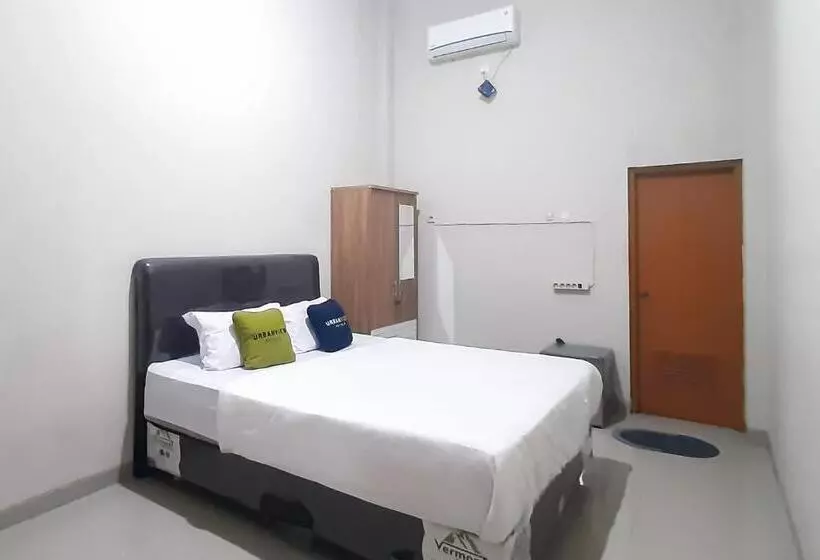 Urbanview Hotel Fira Syariah Muara Enim By Reddoorz