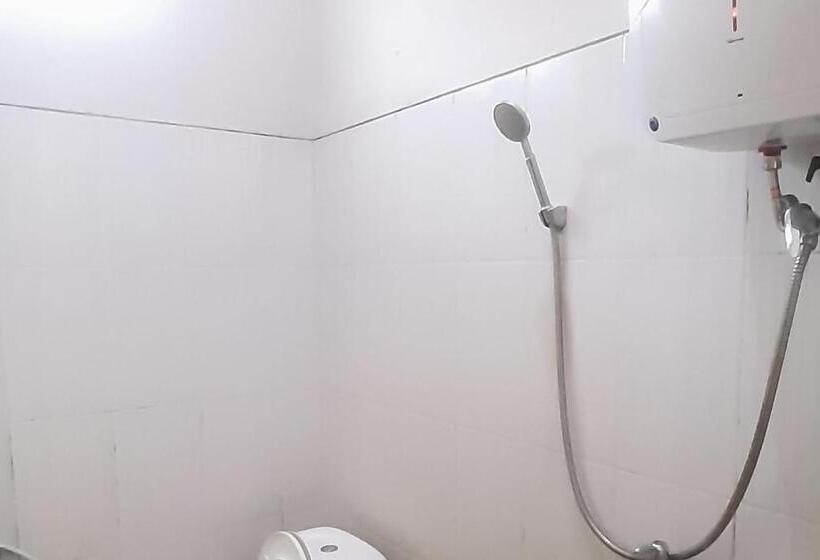 Urbanview Hotel Fira Syariah Muara Enim By Reddoorz