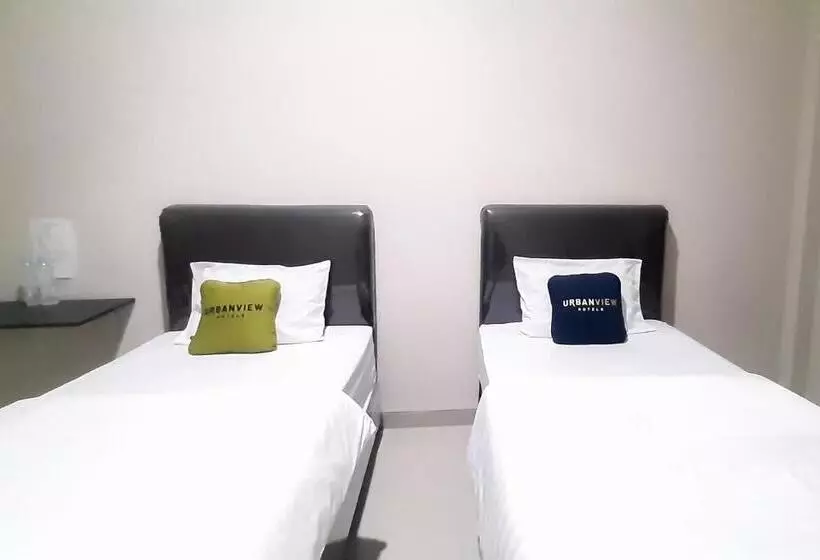 Urbanview Hotel Fira Syariah Muara Enim By Reddoorz