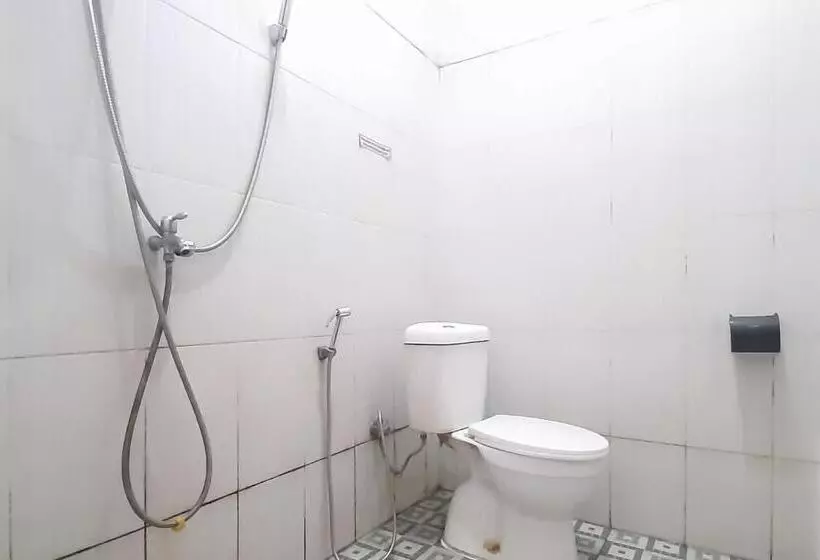 Urbanview Hotel Fira Syariah Muara Enim By Reddoorz