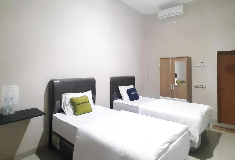 Urbanview Hotel Fira Syariah Muara Enim By Reddoorz