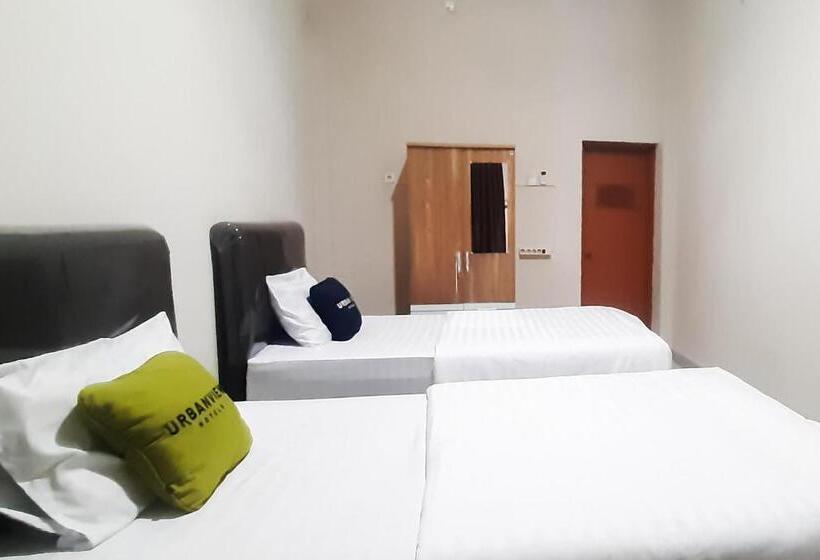 Urbanview Hotel Fira Syariah Muara Enim By Reddoorz