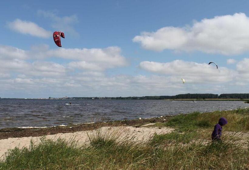 בית מלון כפרי Urlaub Unterm Storchennest Im Ostseeland Rerik