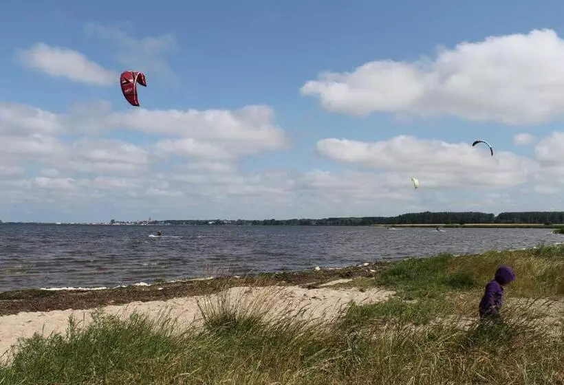 ホテル Urlaub Unterm Storchennest Im Ostseeland Rerik