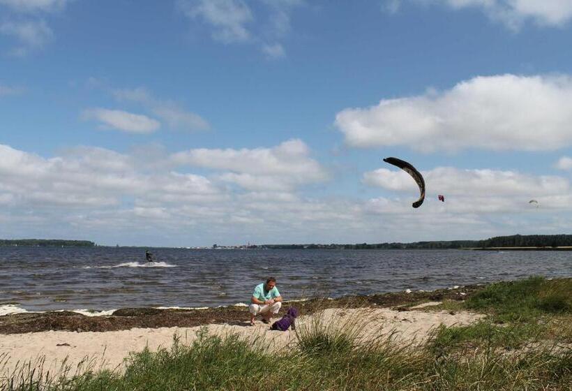 בית מלון כפרי Urlaub Unterm Storchennest Im Ostseeland Rerik