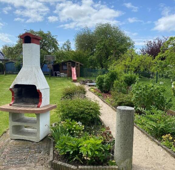 בית מלון כפרי Urlaub Unterm Storchennest Im Ostseeland Rerik