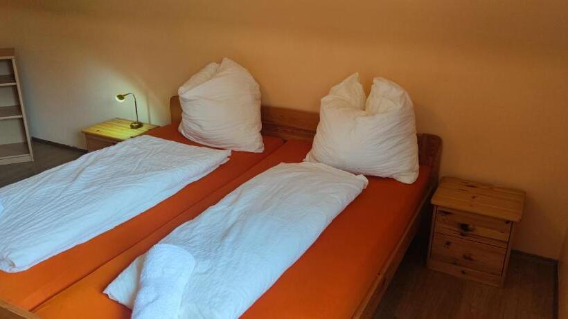 פנסיון Alb Rooms, Zimmer Auf Der Schwäbischen Alb