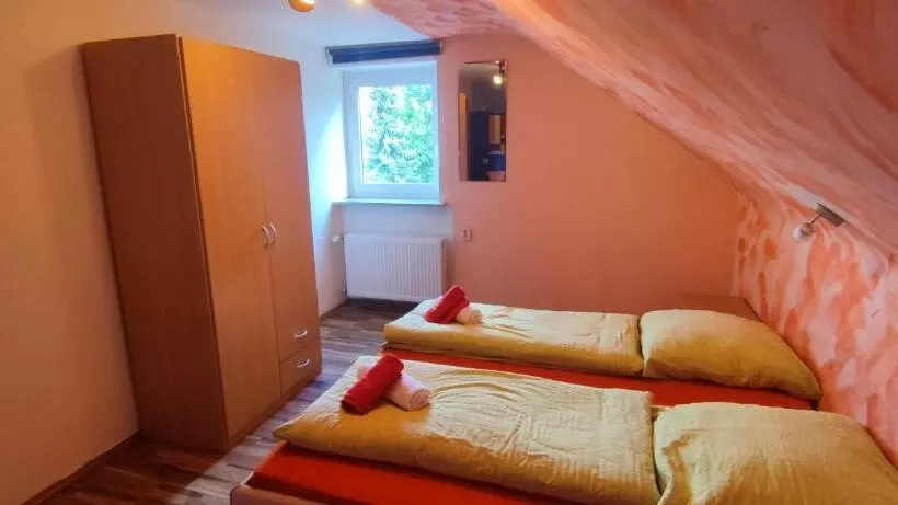 Majatalo Alb Rooms, Zimmer Auf Der Schwäbischen Alb