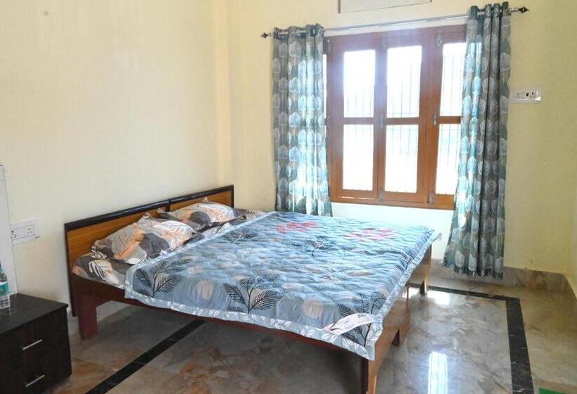 Pensión Amrit Palace