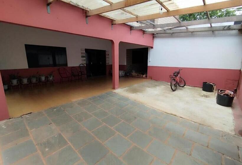 پانسیون Pousada Castelinho